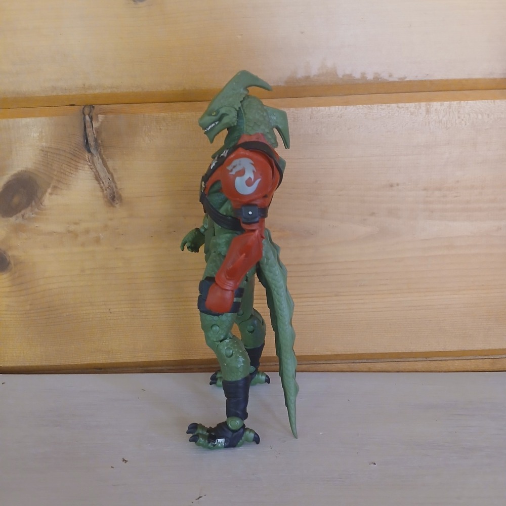McFarlane Toys Fortnite - Hybrid 7" Action Figure ZB2 - Picture 4 of 4
